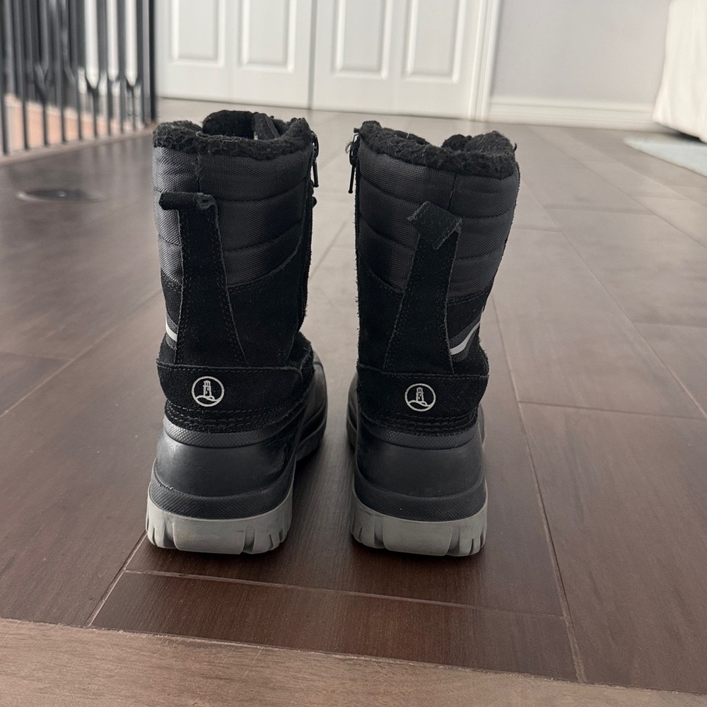 Lands’ End Black and Gray Winter Boots - Picture 3 of 8